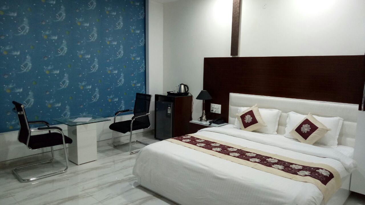 Hotel Neelam Moga Ludhiana Exterior foto