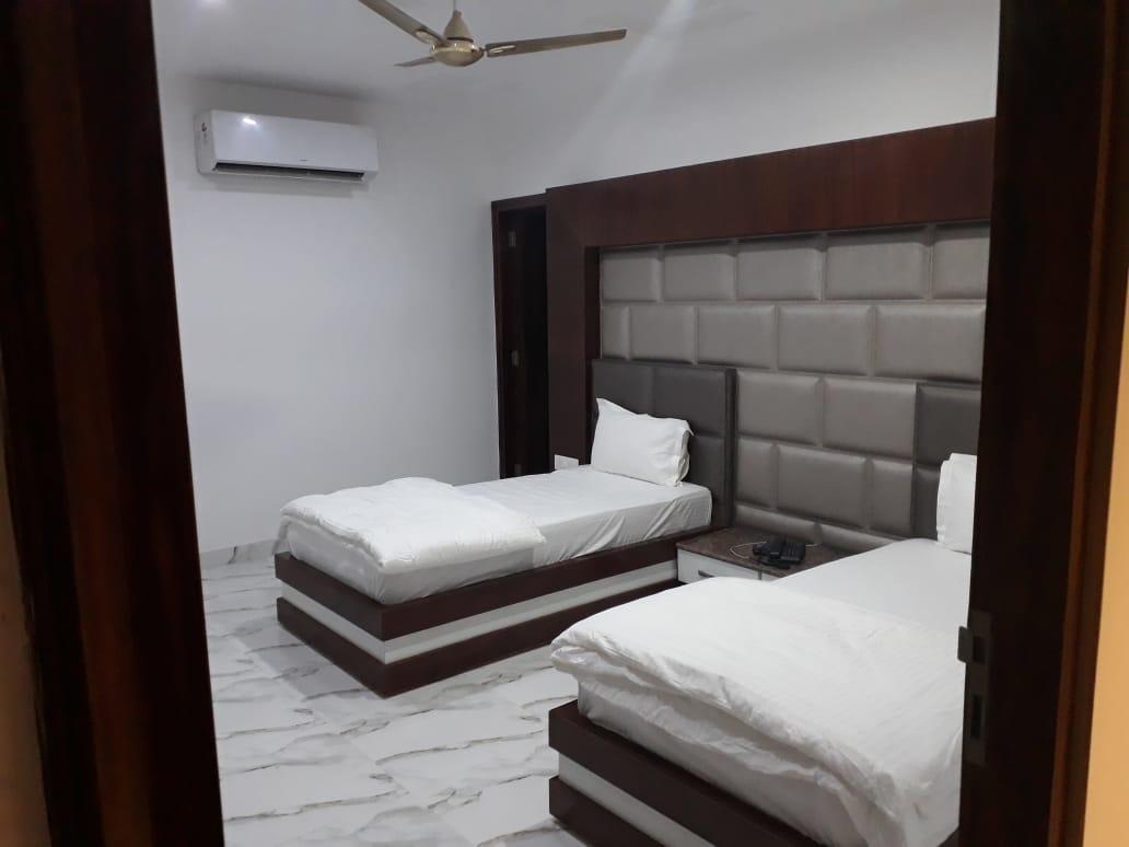 Hotel Neelam Moga Ludhiana Exterior foto